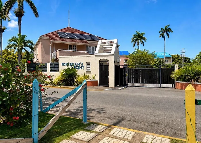 2bdrm Stunning Beachfront Bay Ocho Ríos