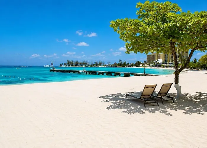 2bdrm Stunning Beachfront Bay Apartamento Ocho Ríos