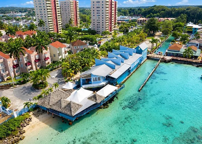 Apartamento 2bdrm Stunning Beachfront Bay *